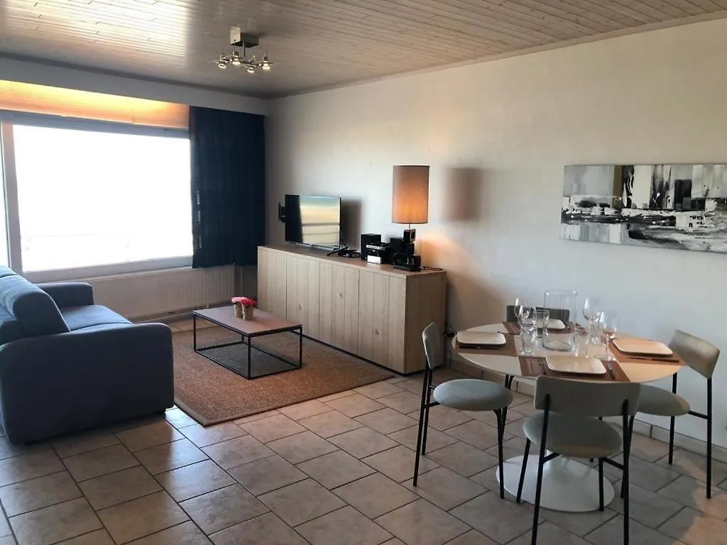 Oostende - Beachfront C3 - SEAVIEW cosy studio 4 personen met frontaal zeezicht, direct aan het strand